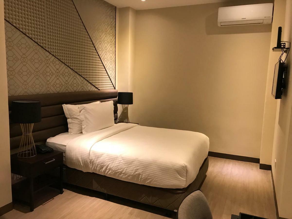 Maxx Hotel Ortigas Pasig City Eksteriør billede