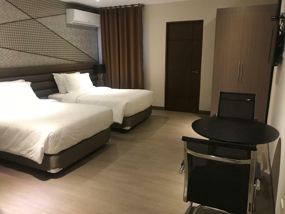 Maxx Hotel Ortigas Pasig City Eksteriør billede