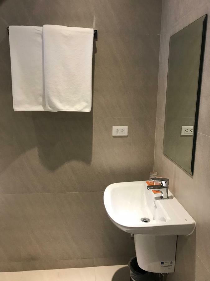 Maxx Hotel Ortigas Pasig City Eksteriør billede